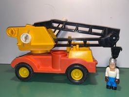 Fisher-Price Kranwagen mit Spielfigur guter Zustand vintage