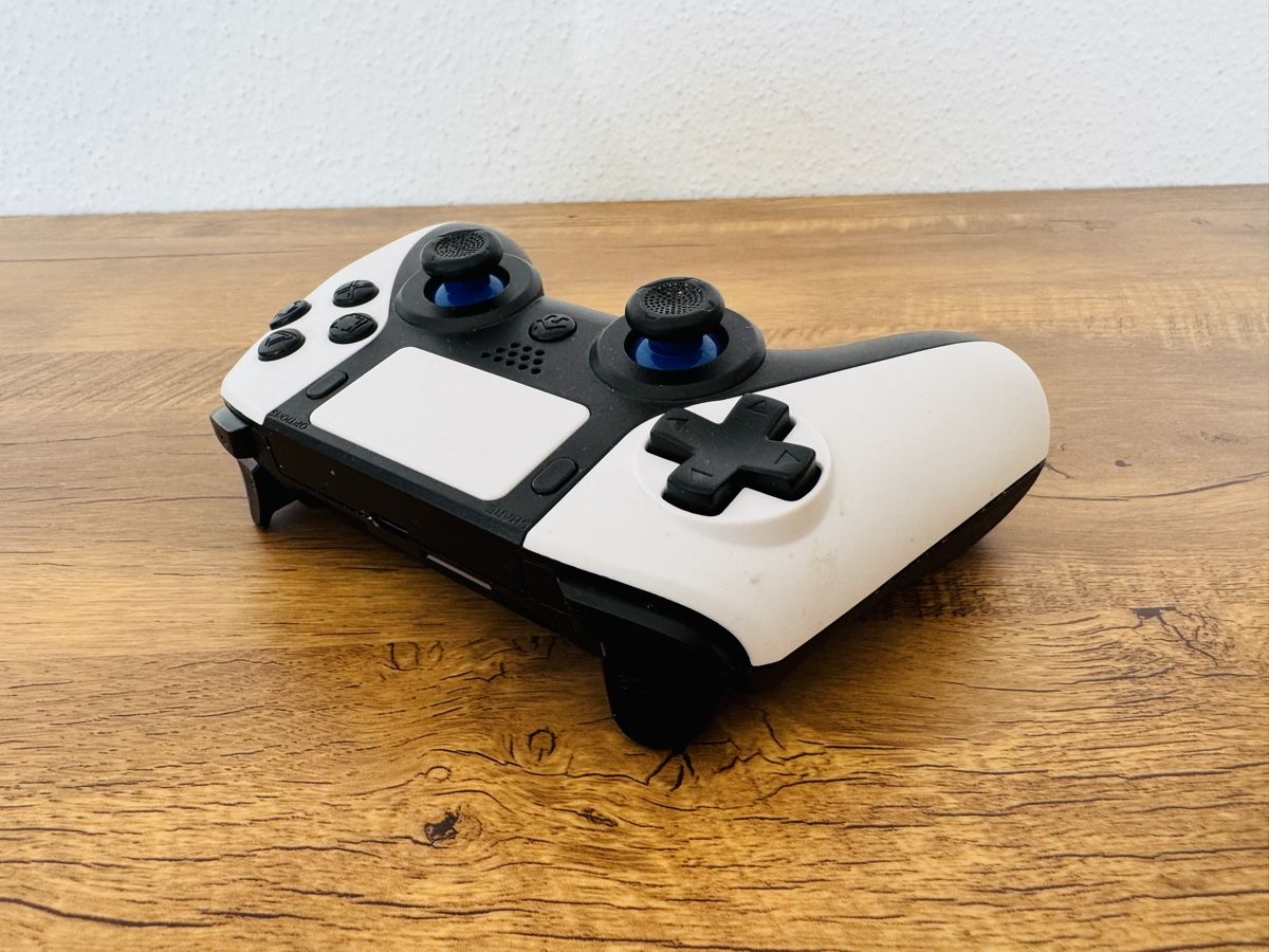 Sony Console: Manette Ready2Gaming PS4 Pro Pad X – Usato da Brügg BE venduto da Goob 1