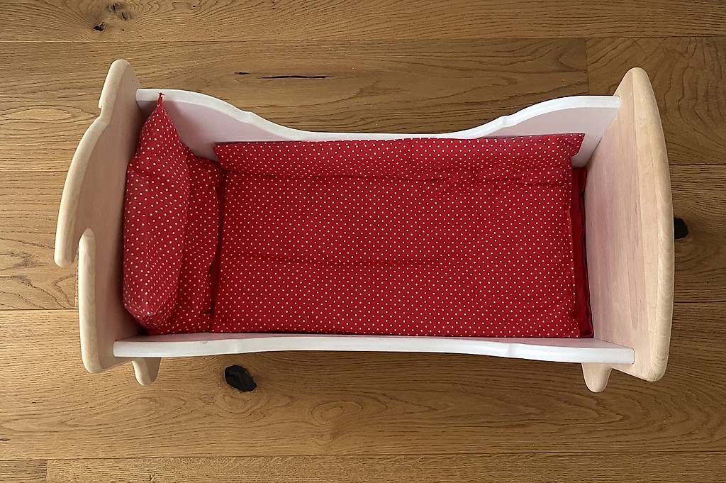 Jouets: Puppenbett Holz – D'occasion à Opfikon par heleneroth