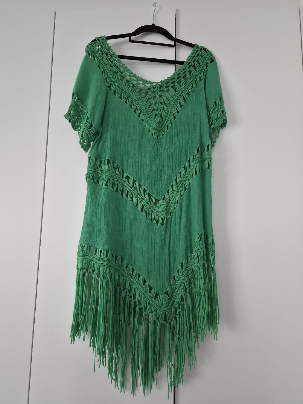 Kleider: Strandkleid grün mit Fransen, one size – Gebraucht aus Niederrohrdorf von Miripfiri