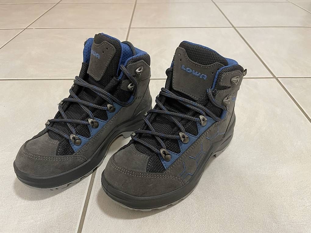 Schuhe für Jungen: Wanderschuhe LOWA Kinder Grösse 31 neu – Neu und originalverpackt aus Tobel von rob_95