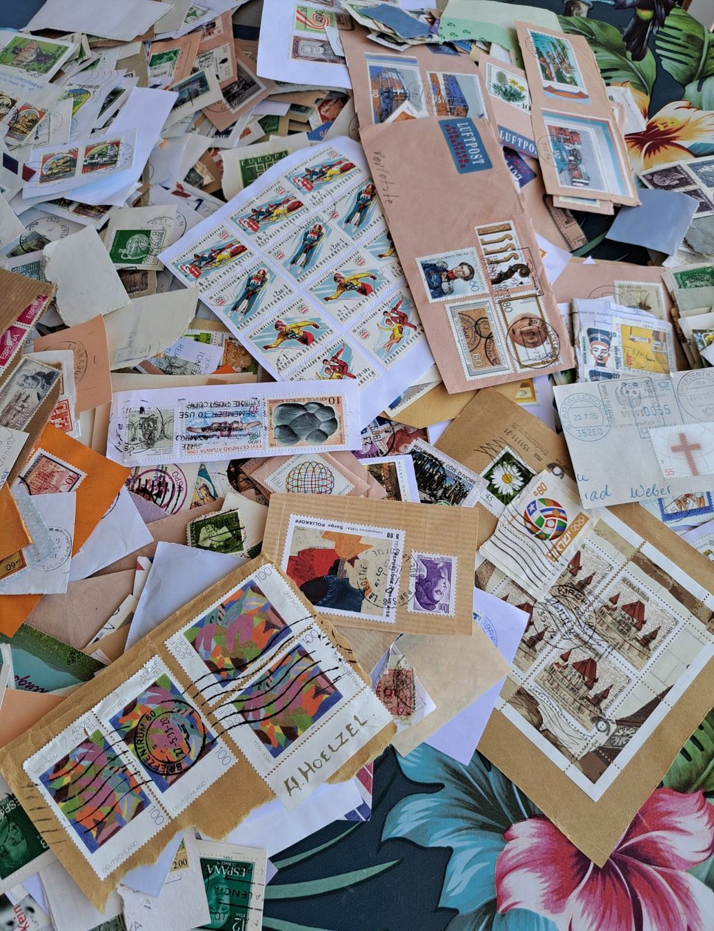Tutti i francobolli: Timbres Monde 1 kg – Usato da Biel/Bienne venduto da ESOXMAN 4