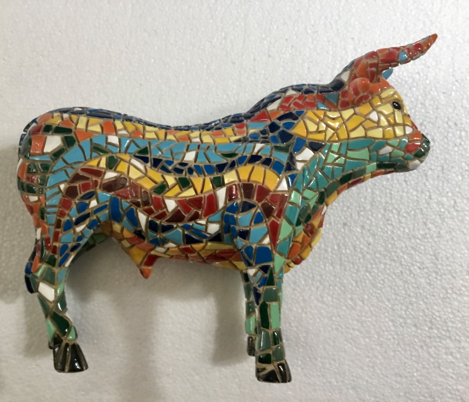Statuette: Spanischer Gaudi Stier – Usato da Schlieren venduto da Jeajet
