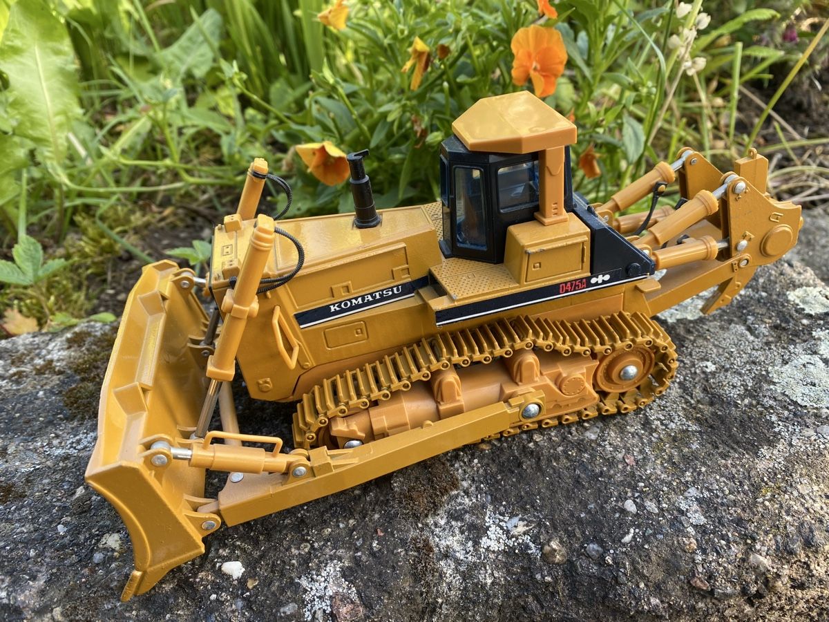 Kit di modellismo & Modellini statici: Modell Bulldozer Komatsu D 475 A – Usato da Arch venduto da UrsusC46