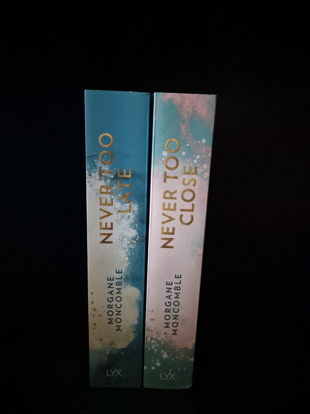 Libri: Romane Morgane Moncomble - Never Too Close / Late  – Usato da Basel venduto da svonscha 2