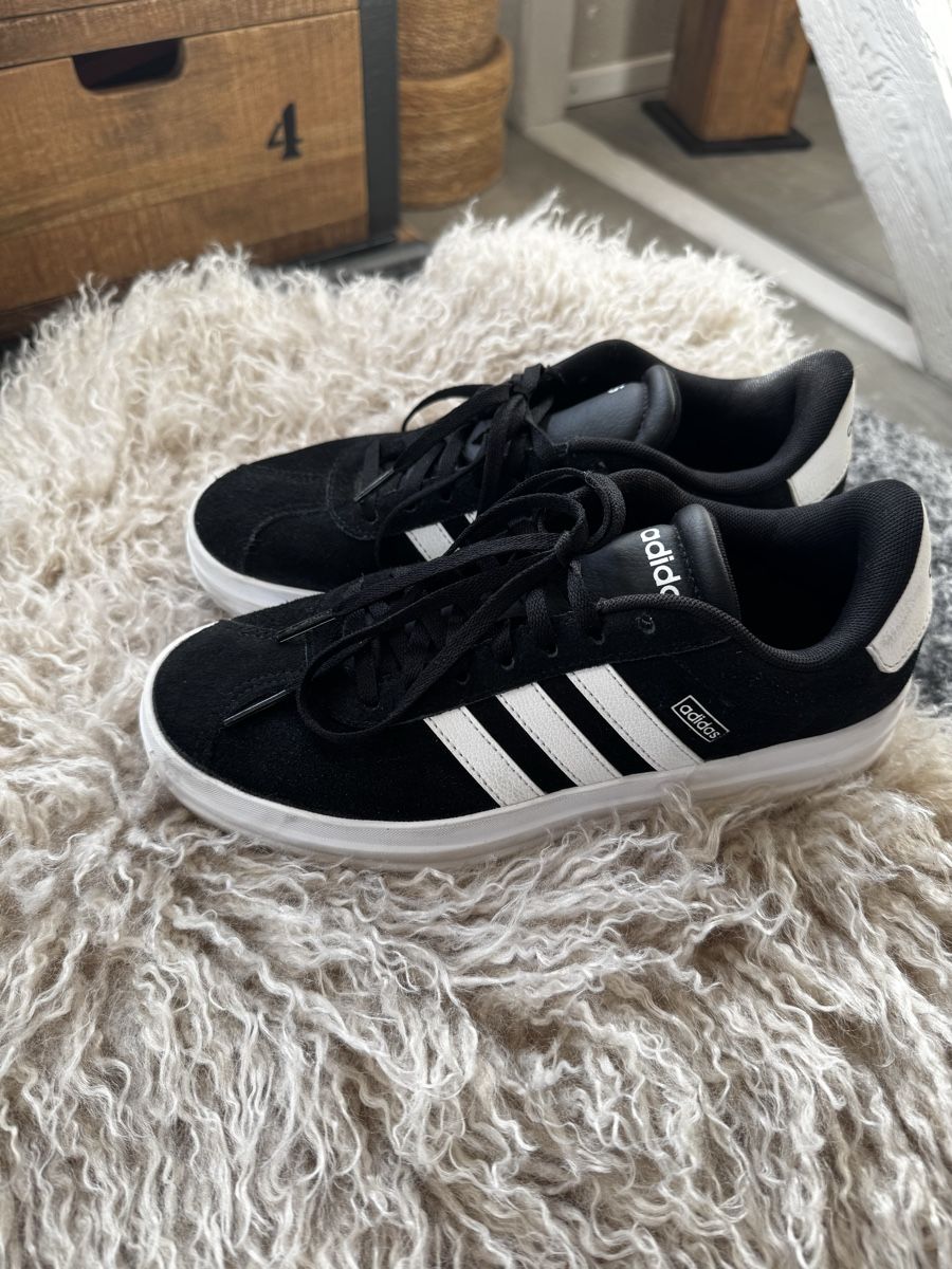 Adidas Chaussures femmes: Adidas Plateausneaker Gr. 37 – D'occasion à Buchs SG par Scheni71 1