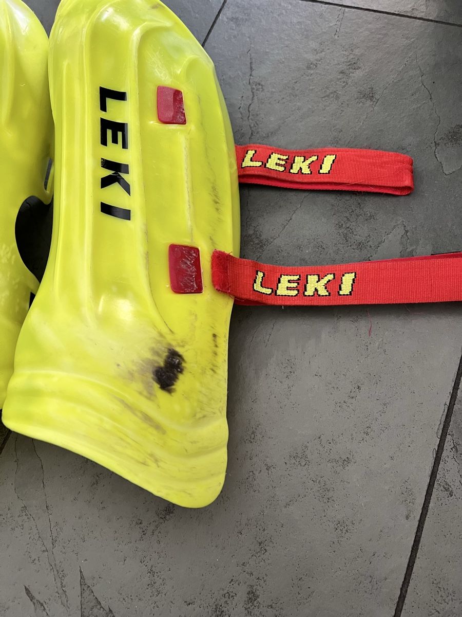 Leki Protezioni & Imbottiture: Leki Schienbeinschoner, gebraucht – Usato da Scuol venduto da l_xdm2 3