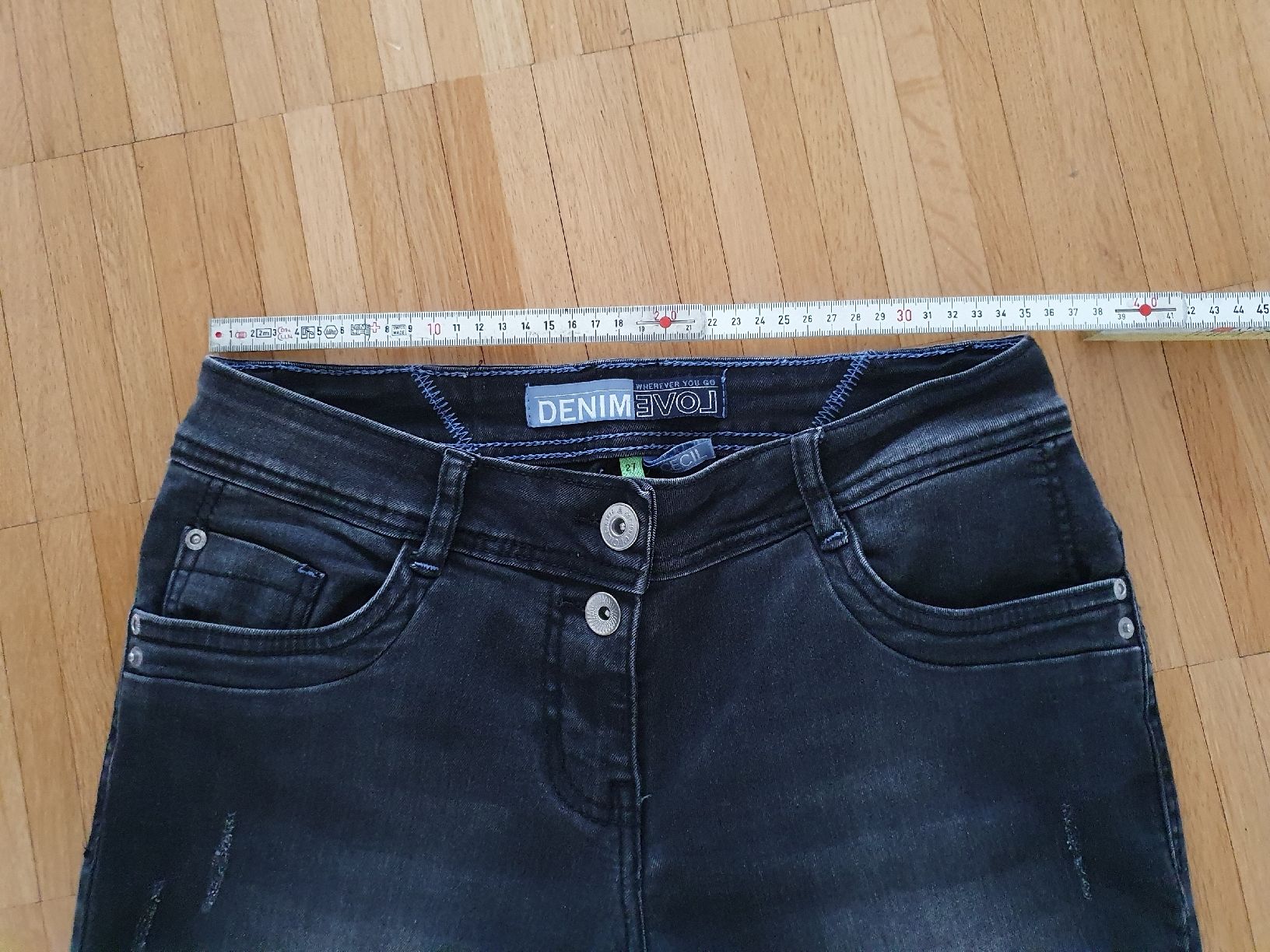 Cecil Jeans: Cecil Jeans 27 – Usato da Laufenburg venduto da megane1959 2
