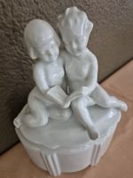Weisse antike Porzellan Dose mit Engel Figur