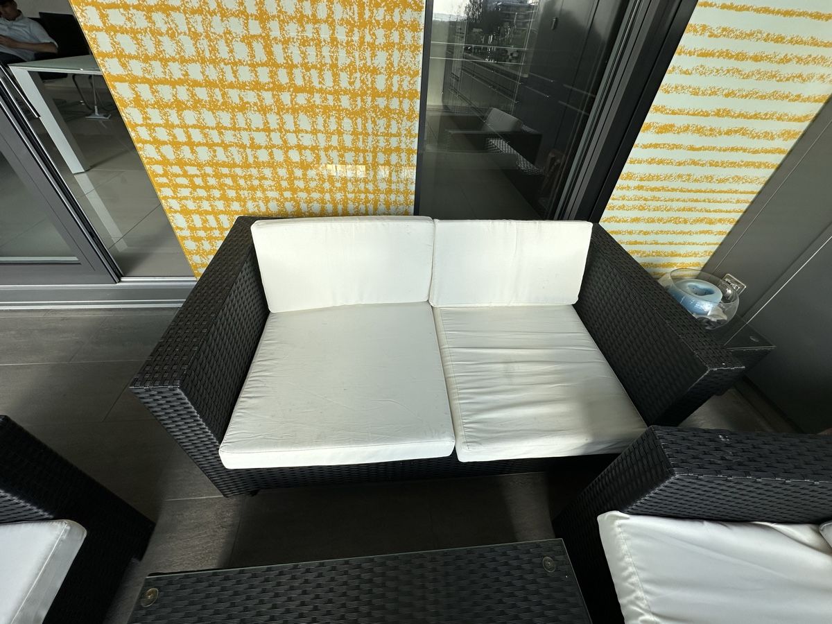Set de table et chaises: Gartensofa Set mit Tisch & Stühle ab 1.-  – D'occasion à Hagendorn par Pokecollectorch 2