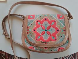 SAC DESIGUAL CUIR ET BRODERIE