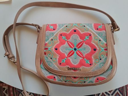 SAC DESIGUAL CUIR ET BRODERIE