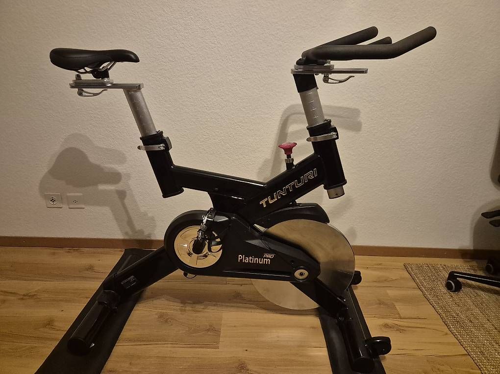 Tunturi Hometrainer: Tunturi Platinum Pro Sprinter Hometrainer – Usato da Zürich venduto da pompiersmartin