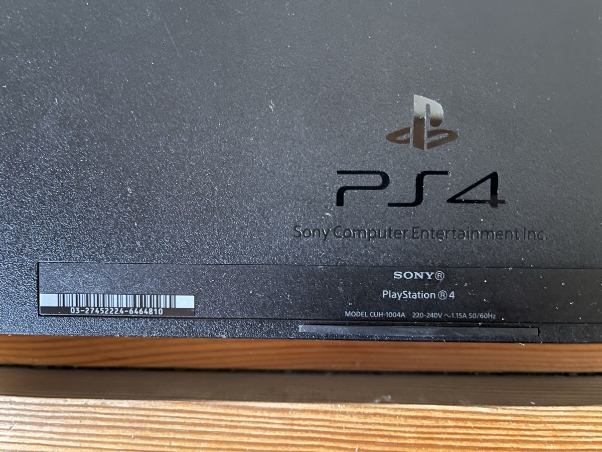 Sony Console: Sony PlayStation 4 1. Generation mit Controller – Usato da S-chanf venduto da kt6m 1