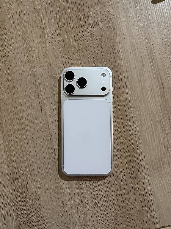 Apple Handys / Smartphones: iPhone 17 Pro max 256GB 99% batterie – Gebraucht aus Meyrin von mar_tp72 2