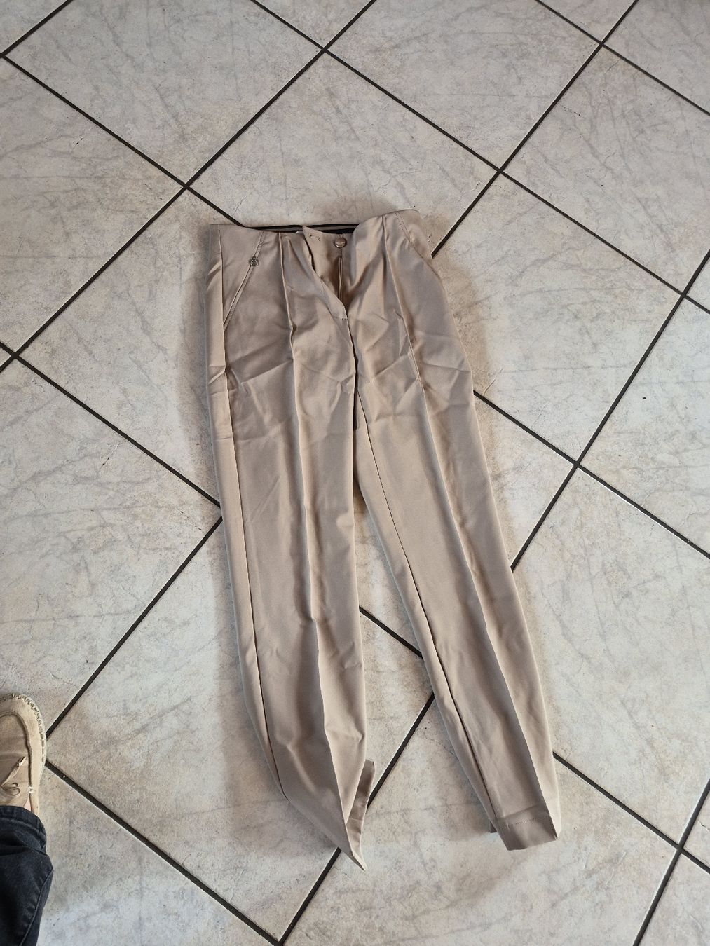 Lotti di vestiti: 5 Paar Hosen Grösse 38 – Usato da Frauenfeld venduto da mel_2gqy 3