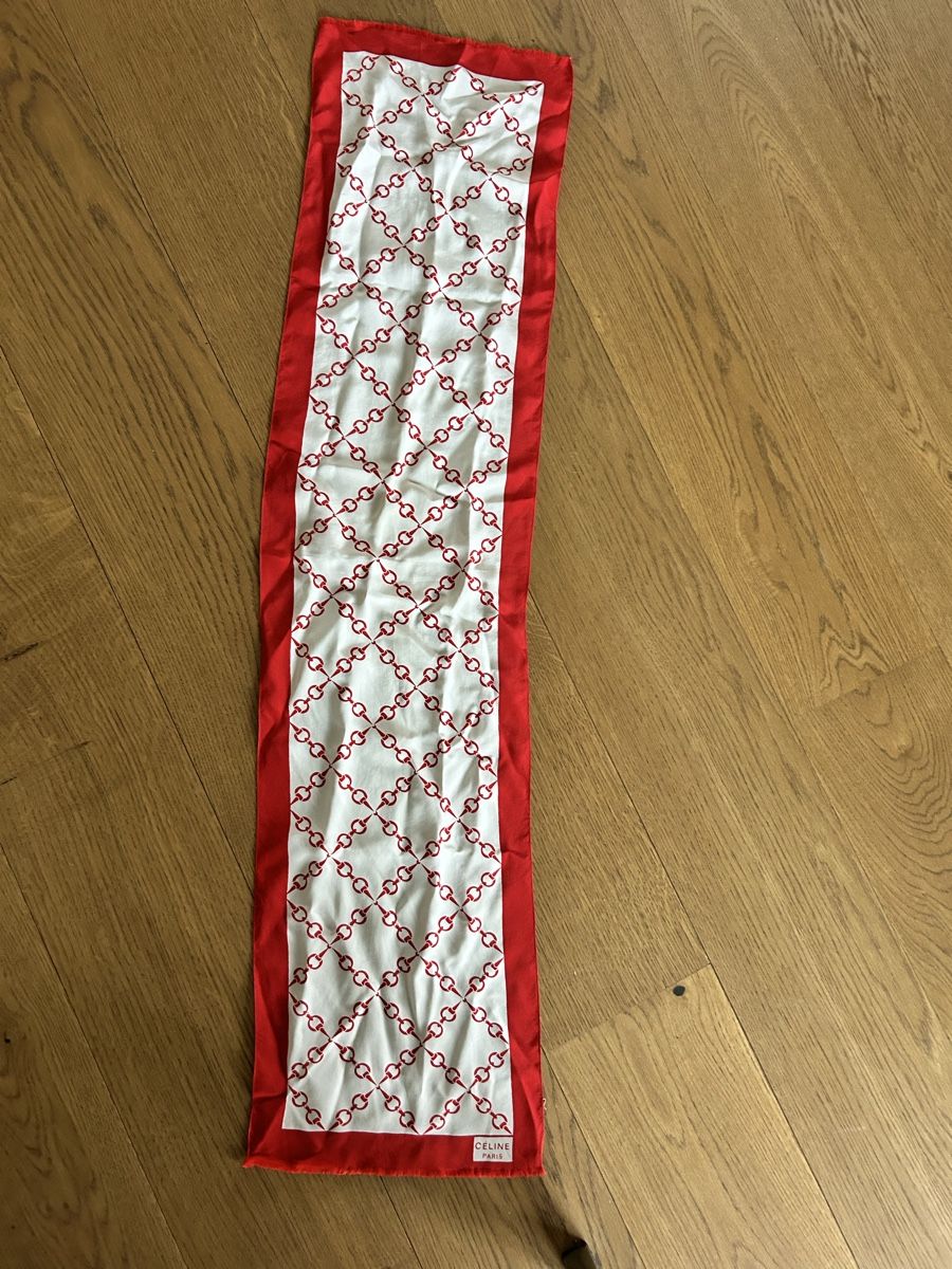 Celine Foulard & Sciarpe: Foulard Céline Paris rouge – Usato da Lully VD venduto da Garance040 3