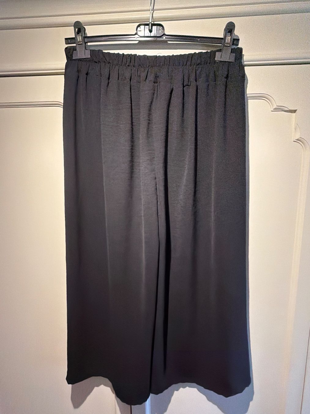 Pantaloni: SOMMER KURZE HOSE- DAMEN-SCHWARZ – Nuovo e nell'imballaggio originale da Meienried venduto da ManuelaBoutique 5