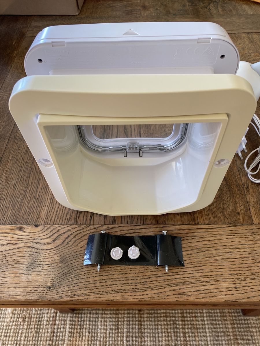 Chatières: SureFlap Microchip Cat Flap – D'occasion à Biel/Bienne par Al_Samba 7