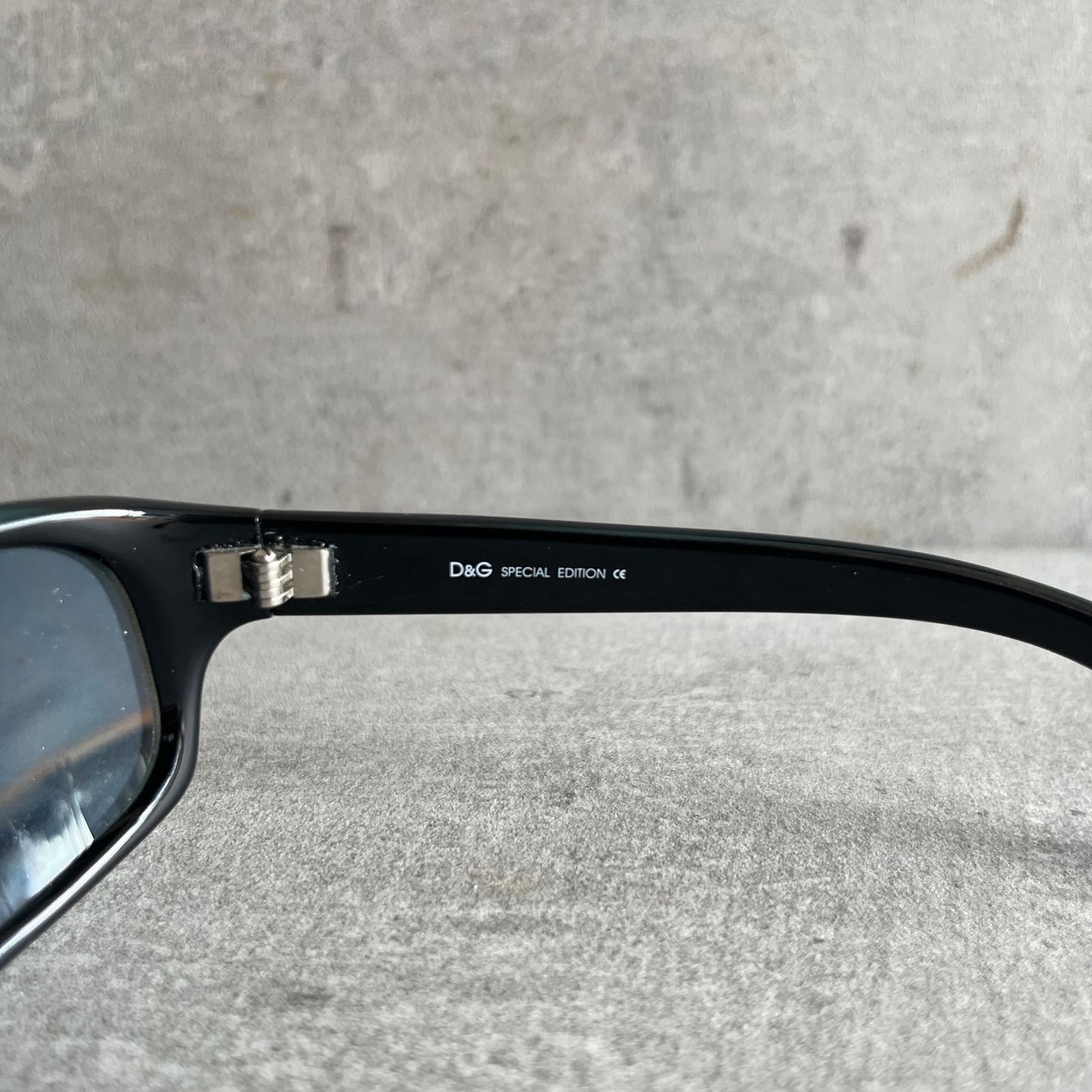 Dolce & Gabbana Occhiali & Lenti: 2000s Dolce & Gabbana Vintage Sunglasses – Usato da Bern venduto da shoprestoredvintage 2