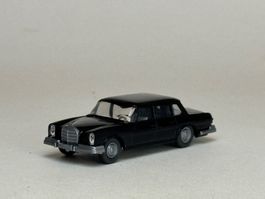 Mercedes 600 schwarz BP 156