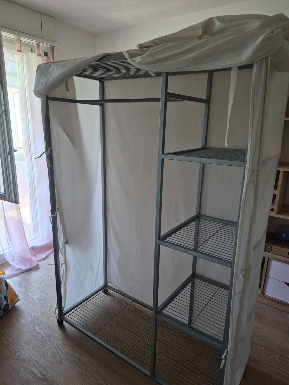 Armadi: Kleiderschrank – Usato da Unterkulm venduto da saltand
