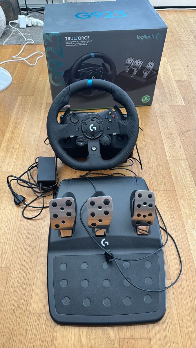 Controller: Logitech G29 Trueforce Lenkrad mit Pedalen gebraucht – Gebraucht aus Wettingen von lutenus