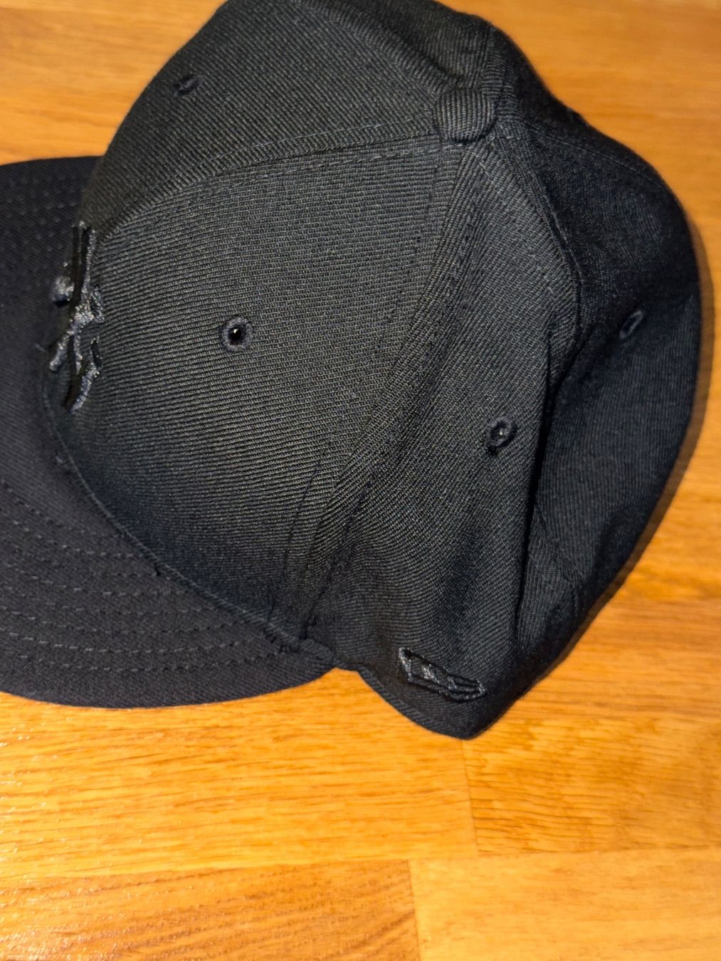 Autres vêtements & accessoires: NEW ERA SNAPBACK CAP **NEUWERTIG** – Neuf (Voir description) à Allschwil par KShing 2