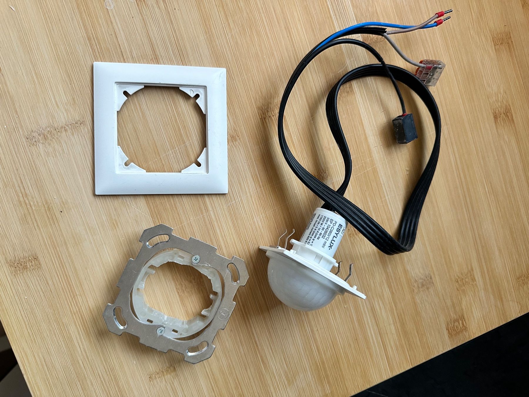 Lampade: Esylux PD C 360 mini – Usato da niederhasli venduto da rami016