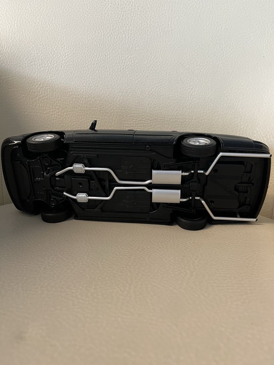 UT Models Modellini d'auto: Chevrolet Impala SS   – Nuovo (secondo la descrizione) da Oberweningen venduto da mer_2yn9 5