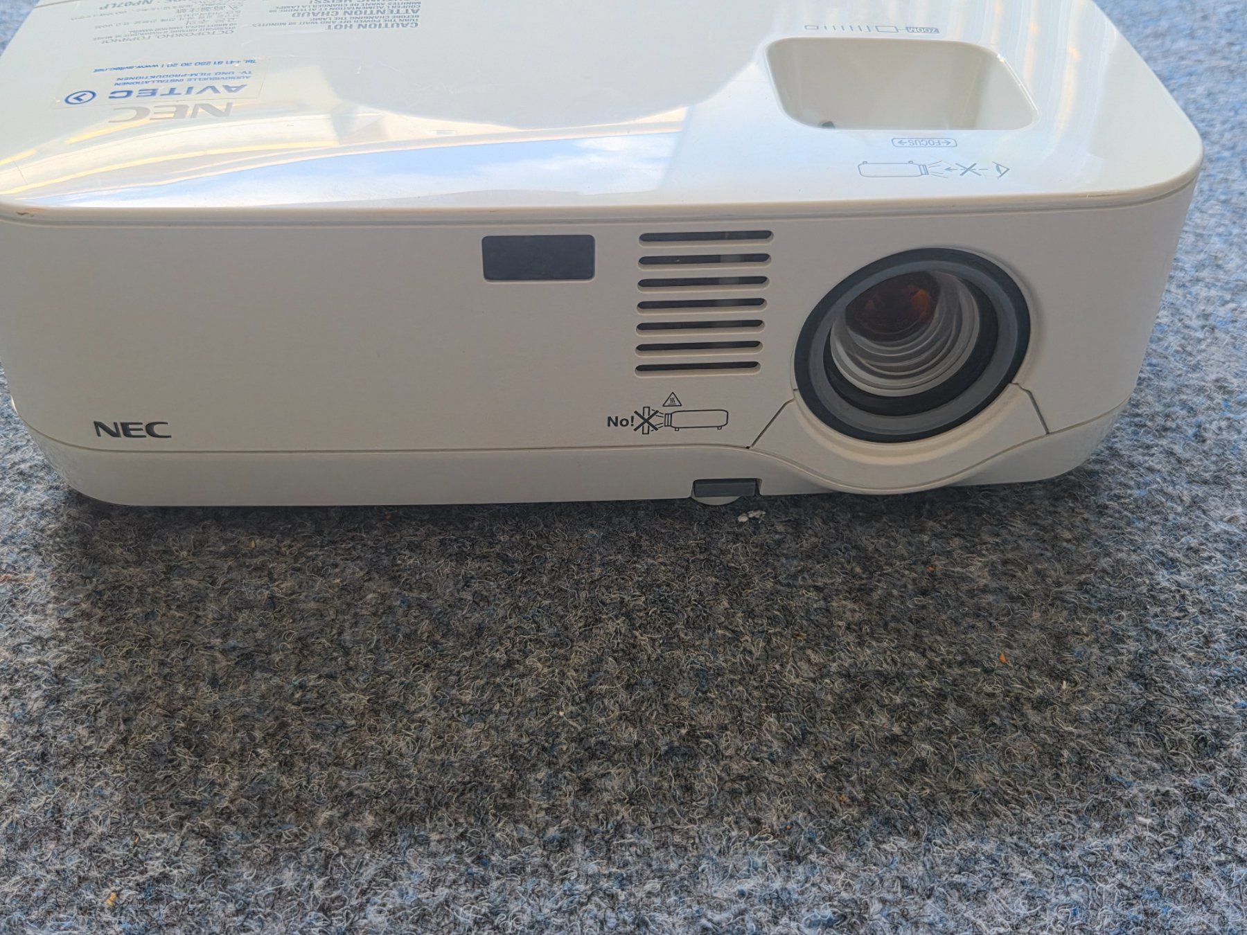 Nec Videoprojektoren: NEC NP600 Projektor – Gebraucht aus Domat Ems von tchnesa 2