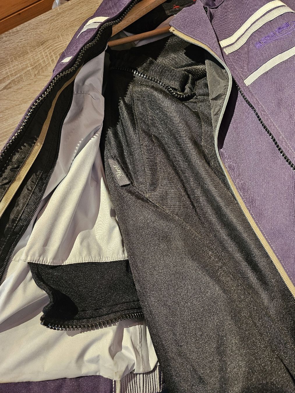 Lotti di vestiti: Ensemble moto femme iXS avec doublures – Usato da La Chaux-du-Milieu venduto da C.N.97 2