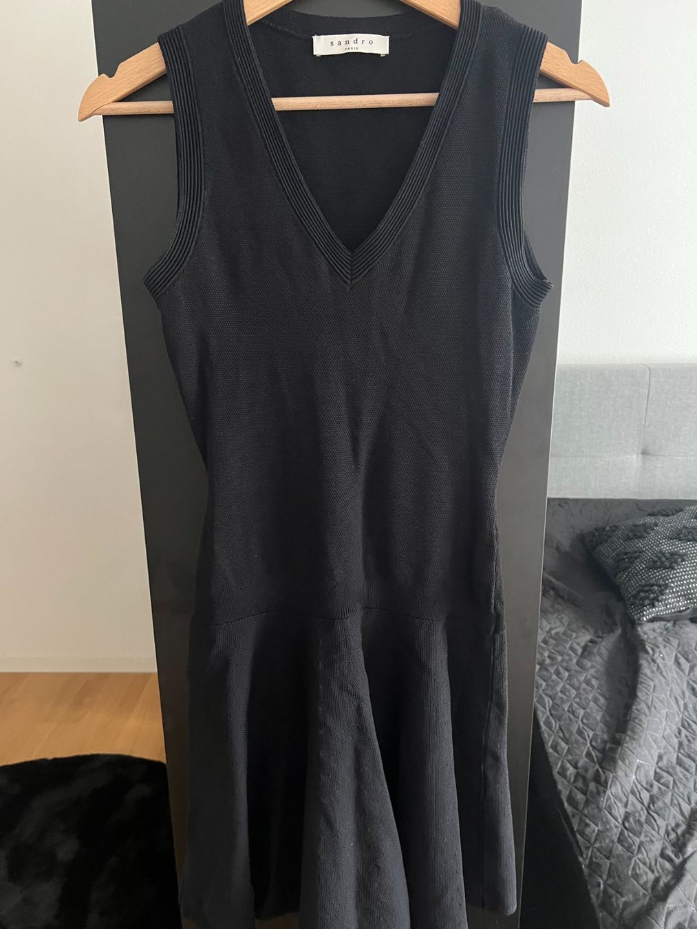 Sandro Vestiti: Sandro black dress – Usato da Eysins venduto da oli_fc6r