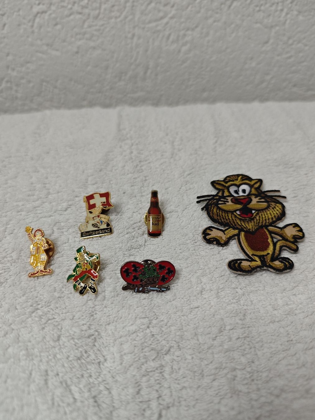 Placchette & Badge: VINTAGE-PIN-SET + PATCH – Usato da Ehrendingen venduto da Xagahf