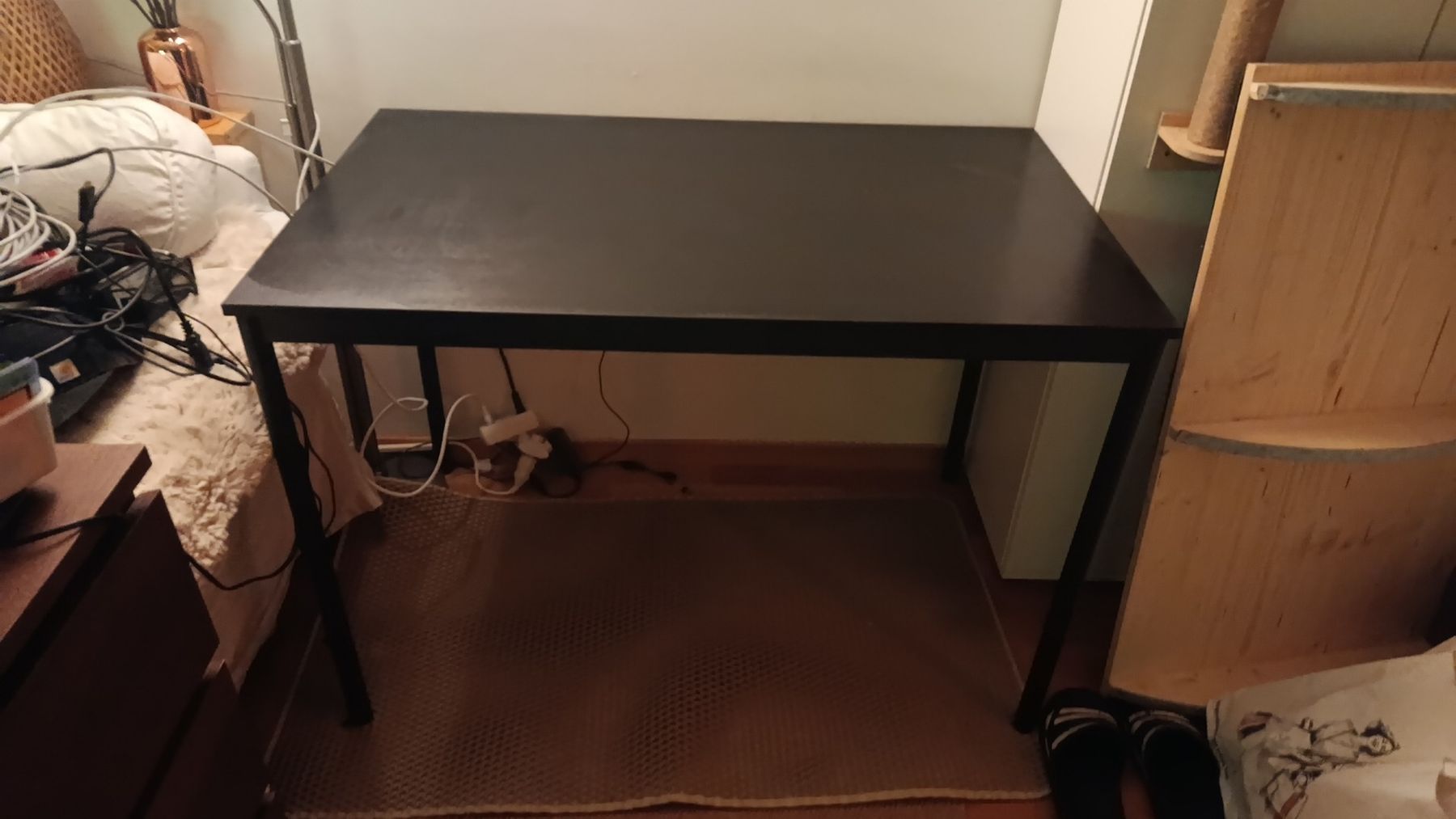 Ikea Tische: Ikea Tisch Schwarz – Gebraucht aus Ebmatingen von ble_gmw8