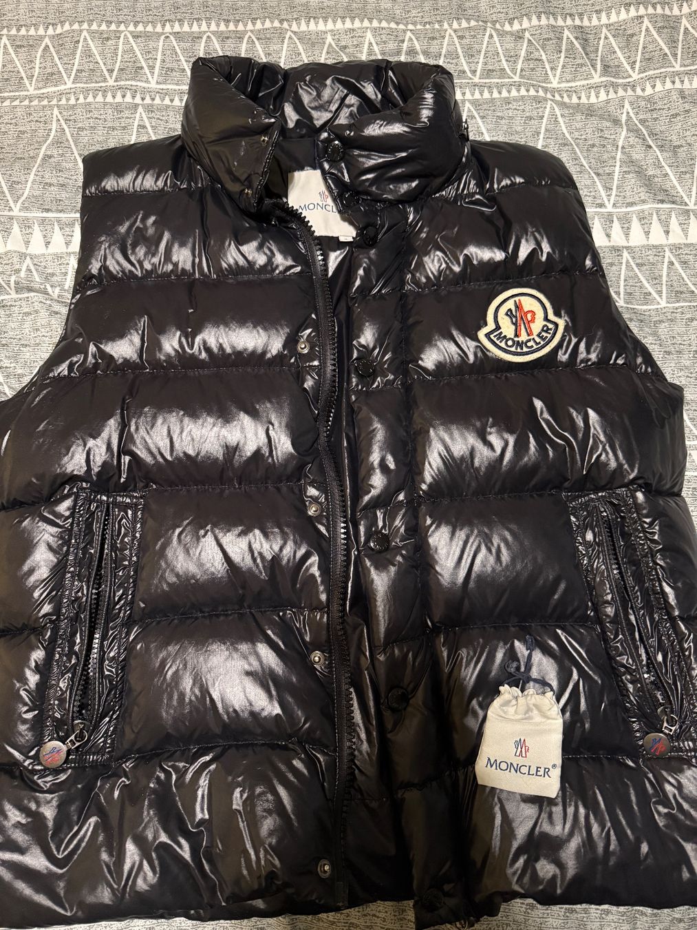 Moncler Gilet & Giacche: Moncler Gilet – Nuovo (secondo la descrizione) da Thusis venduto da MH83