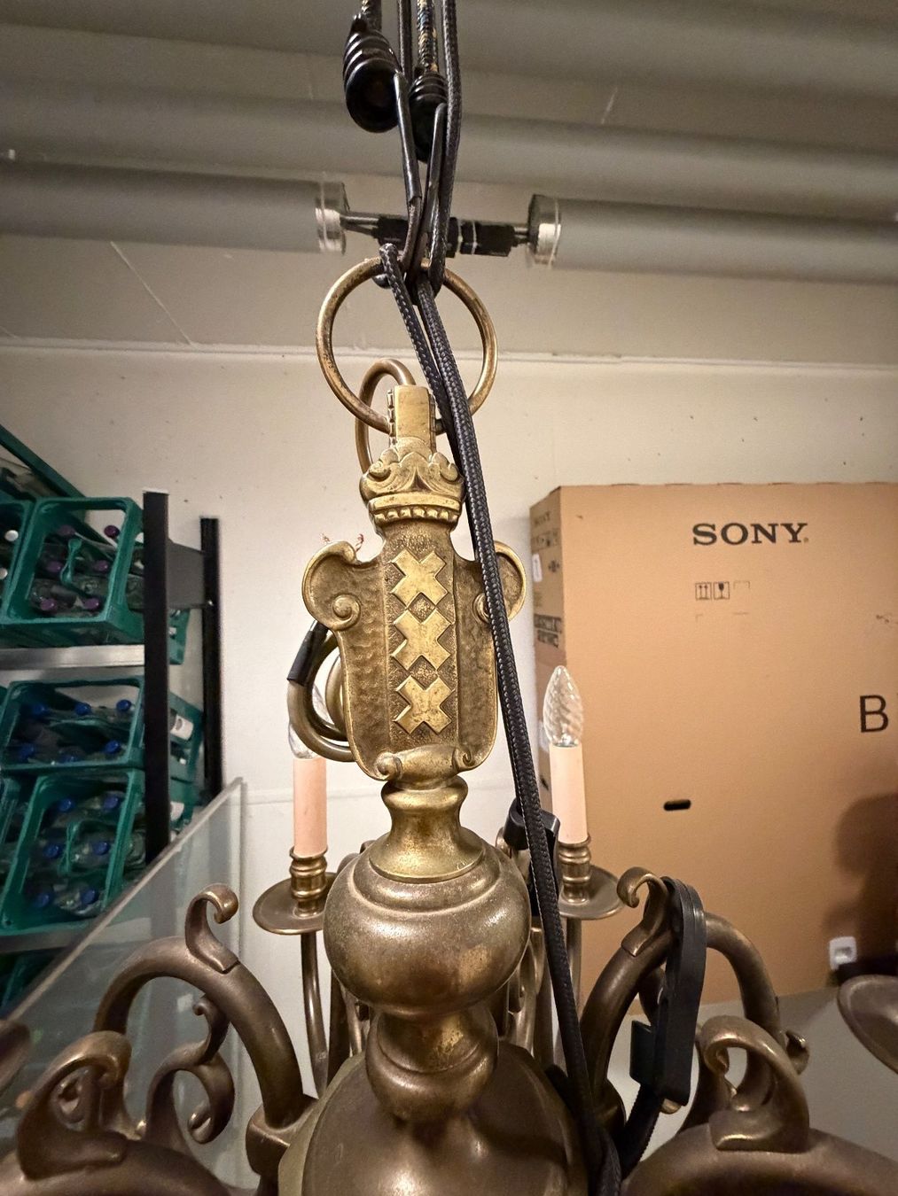 Kronleuchter & Deckenlampen: Holländischer Kronleuchter "Amsterdam" – Gebraucht aus Horgen von Auction-Kings 1