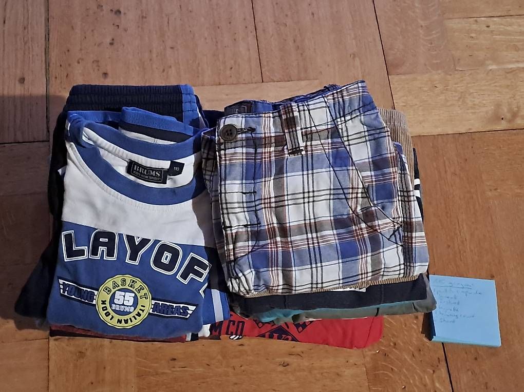 Kleiderpakete & -sets: Lots d'habits garçon – Gebraucht aus Gland von bug_s7rw 2