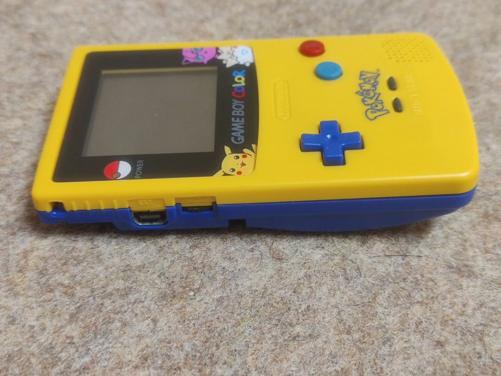 Lot Figurines Pokémon + Gameboy Color - Pikachu, Ectoplasma, Rondoudou, Mew - Occasion
