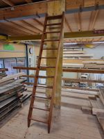 Regaltreppe / Galerietreppe / Biblithekleiter aus Massivholz