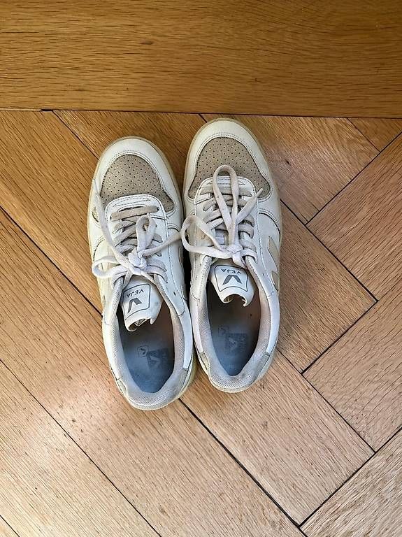 Veja Scarpe da uomo: VEJA V-10 Sneaker  Gr. 40 – Usato da Basel venduto da makemonta 3
