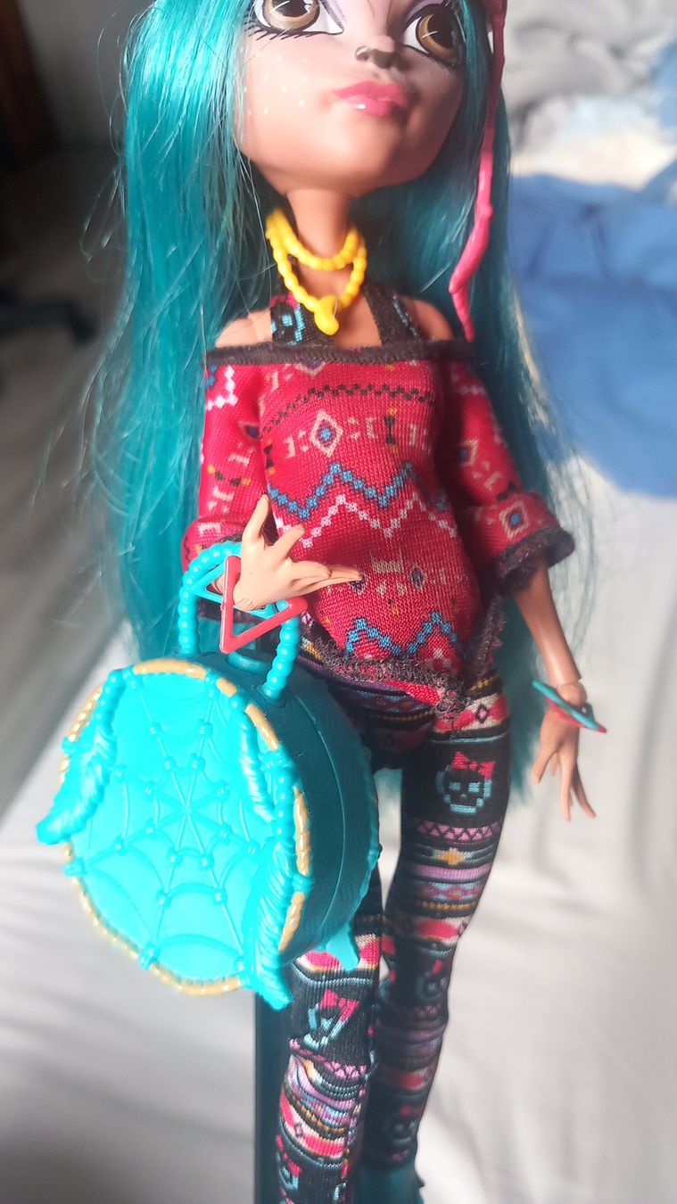 Poupées: Monster High Isi Dawndancer – D'occasion à Bex par aud_cy2l 2