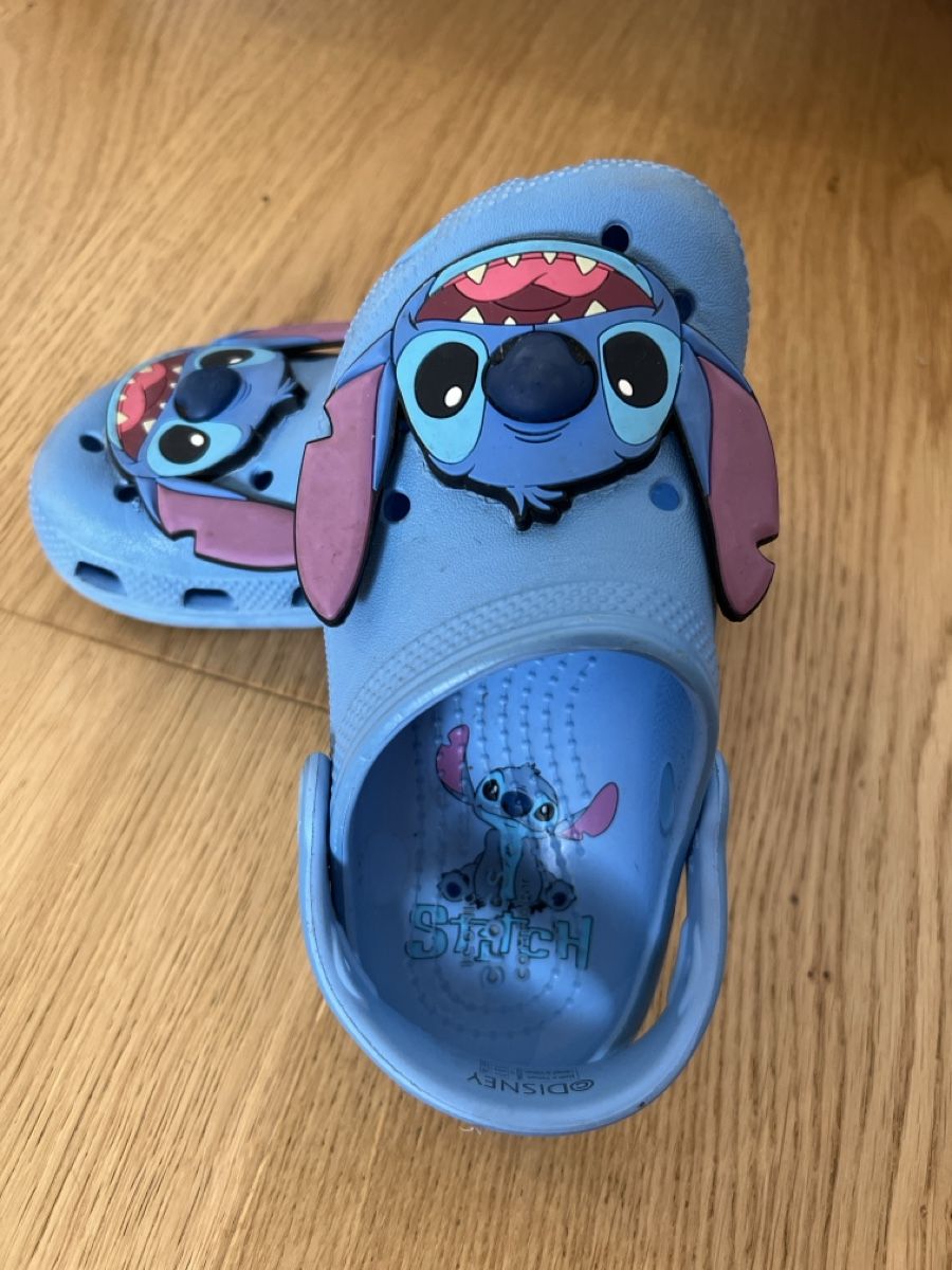 Crocs Chaussures garçon: Crocs Stitch enfant, taille 28-29 – D'occasion à Romanel-sur-Lausanne par RitaPereira 2