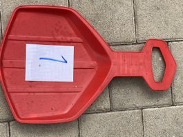 Roter Kinderschlitten / Bob, Top Zustand für den Winter!