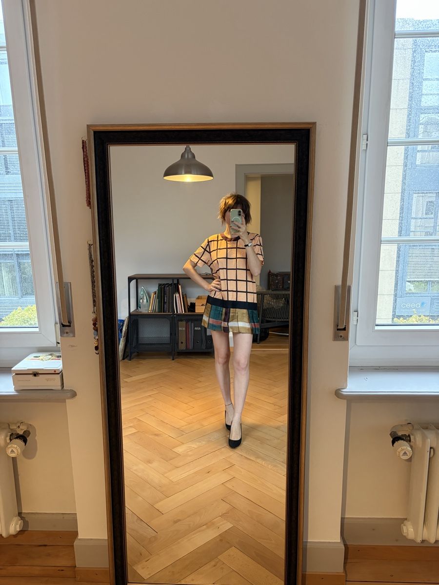 Prada Kleider: Prada Minikleid – Gebraucht aus Solothurn von jas_7sqd 1