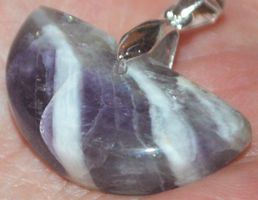Anhänger L-1969 – Chevron Amethyst – 28x15mm