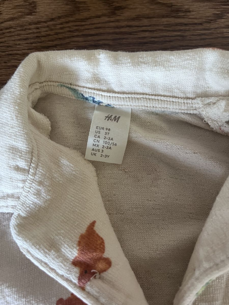 H&M Kleiderpakete & -sets: H&M Dino Froté Set – Gebraucht aus Zollikerberg von LLV 2