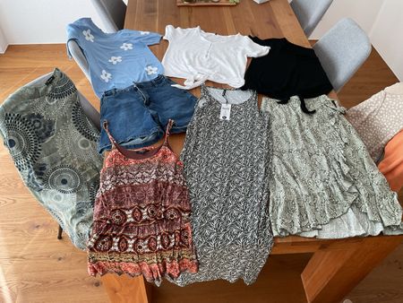 Schönes Kleiderpaket passend zu Gr. 36/38 
