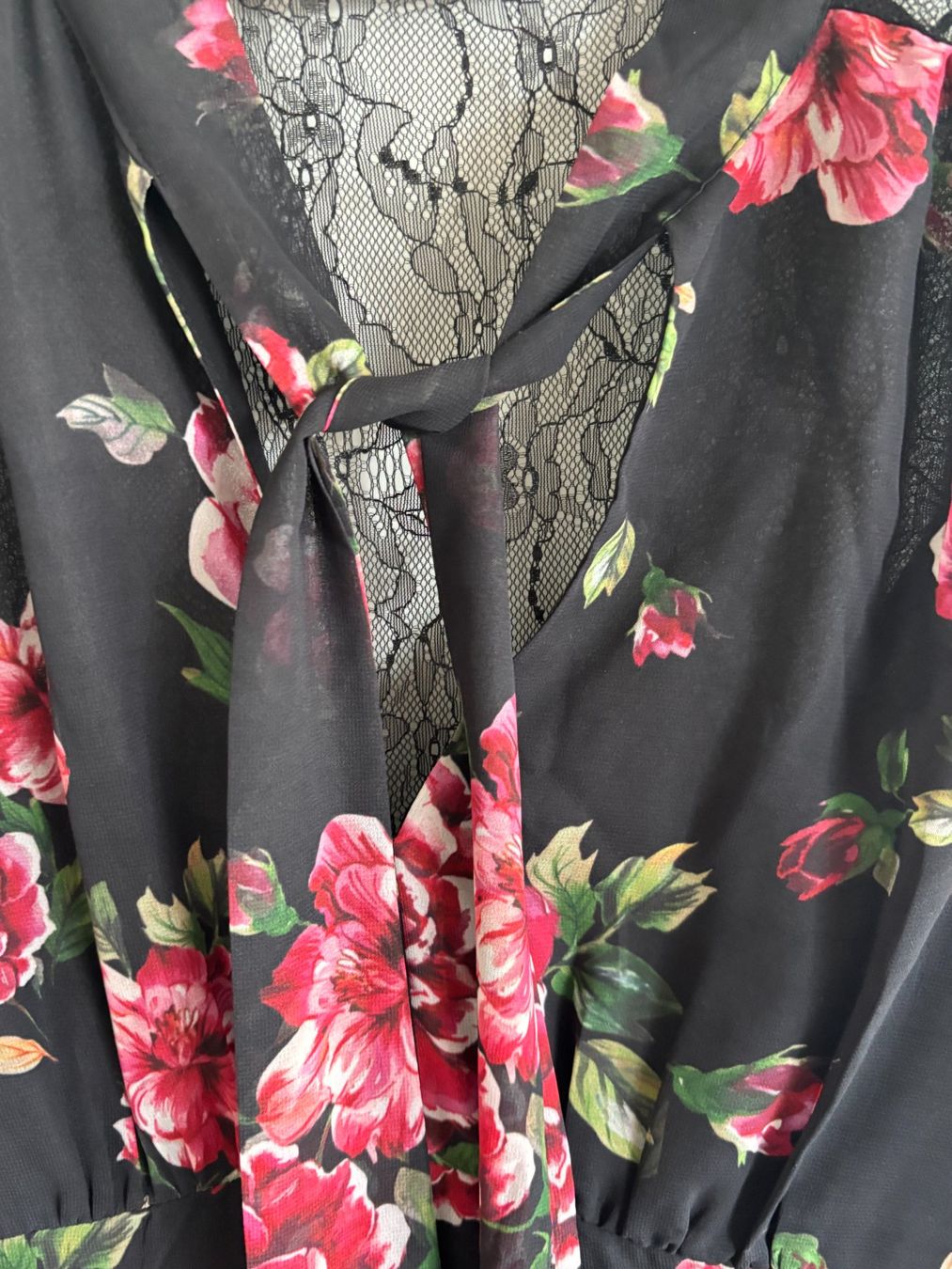 Guess Vestiti: Kleid Guess, Grösse M, Sommerkleid – Usato da schmerikon venduto da nicole091 3