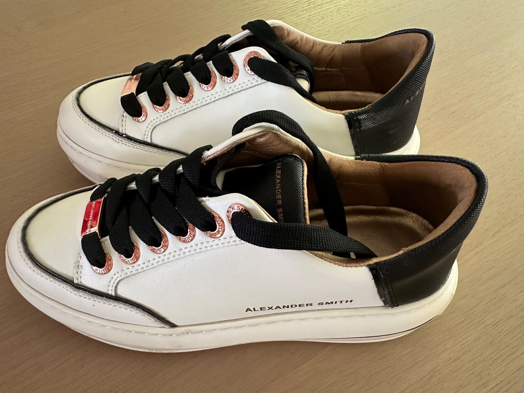 Scarpe da donna: Weisse Turnschuhe Alexander Smith – Usato da Zürich venduto da Anniroc016
